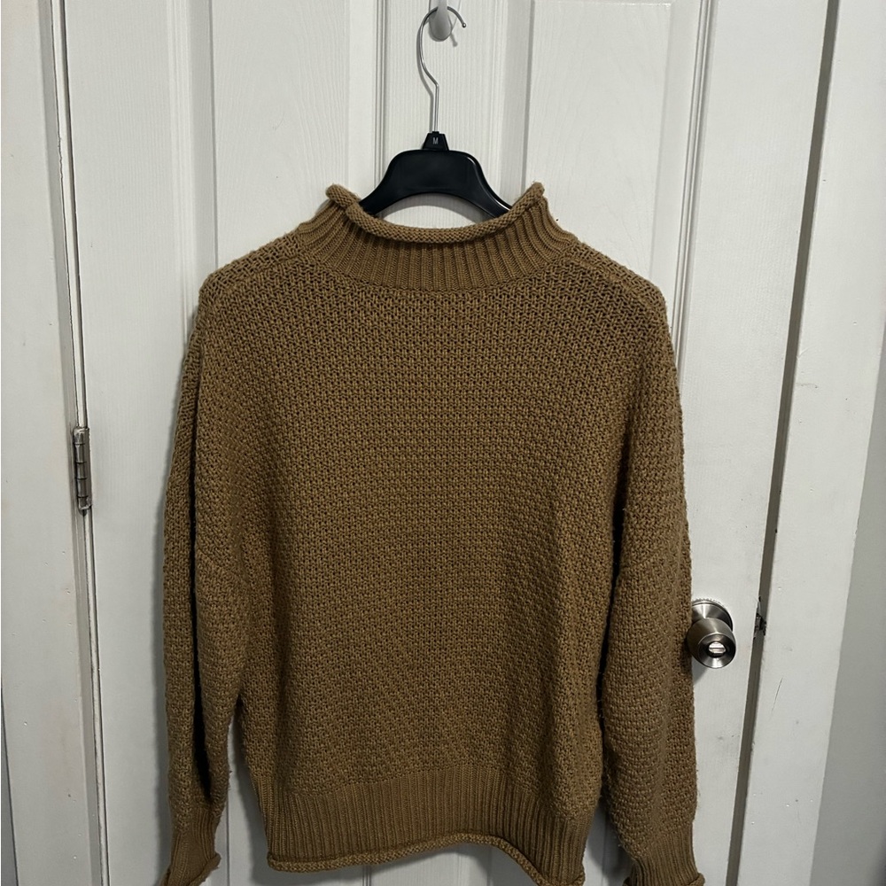 Men's Chunky Knit Crewneck Sweater in Tan